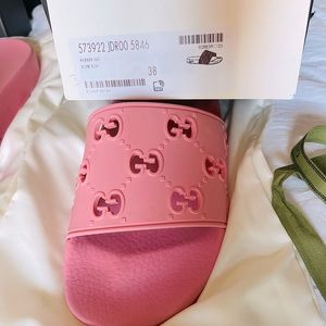 Pink Gucci Slides, used a few times, comes with all tags, the box, the bags